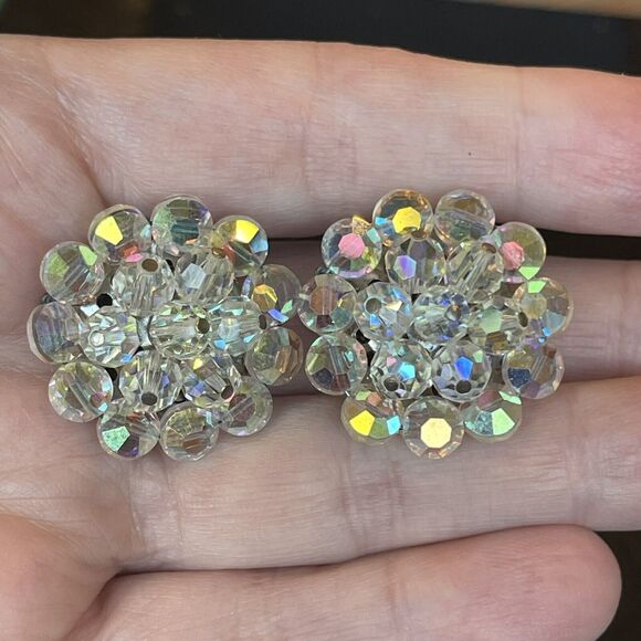 Vintage AB Bead Cluster Clip Earrings Metal hand-wired Iridescent Shiny Bright - Picture 4 of 7